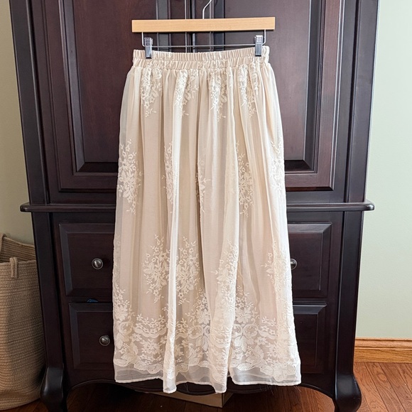 orange creek Dresses & Skirts - Orange Creek Cream Floral Maxi Skirt